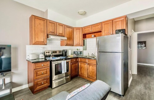 Rosedale Apartment | 1BR Apt w King Bed & Netflix - PRIME Location