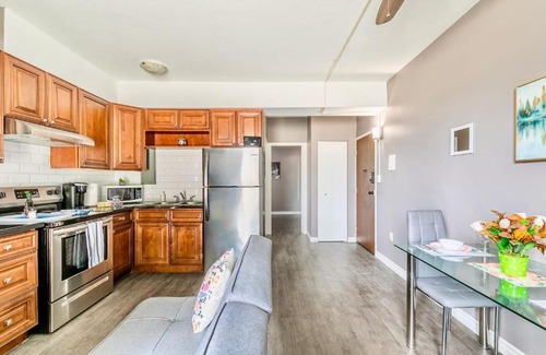 Rosedale Apartment | 1BR Apt w King Bed & Netflix - PRIME Location