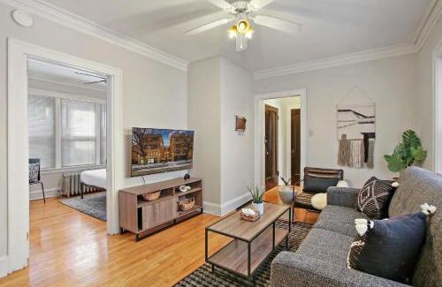 Ravenswood Apartment | 1BR Calm & Cozy Apt in Lincoln Square - Eastwood 2S