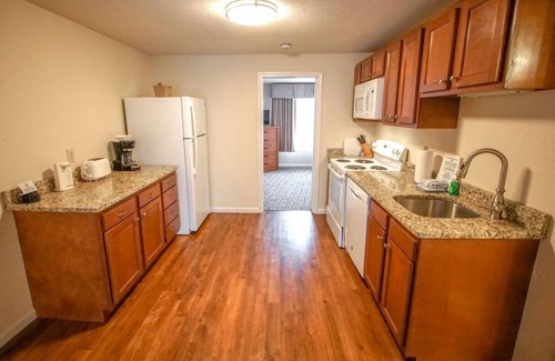 Sandalwood Village Condo | 1BR Condo w/Balcony in Mashpee, MA