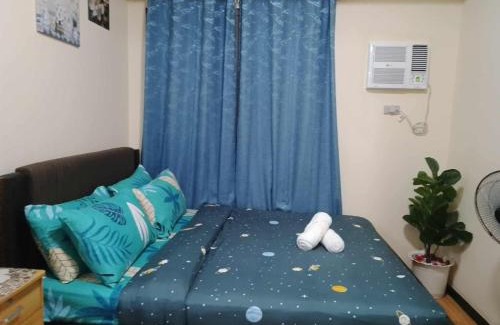 Pasay Apartment | 1BR Condotel in Pasay Manila Near NAIA Airport, Mall of Asia, Manila Bay, PICC and CPP Pet-Friendly with Pool, Fast WiFi, Netflix