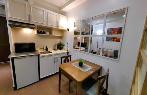 Pembo Apartment | 1BR Condotel Ridgewood Towers Near Airport #RW05-1