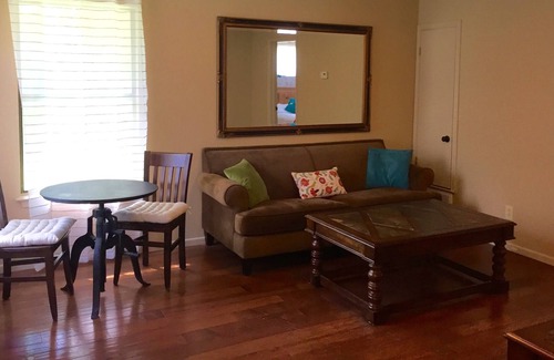 Wetmore Cottage | 1BR Cottage Overlooking beautiful Texas creek bed