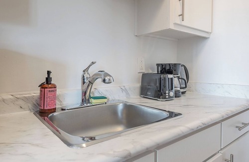 Quartier des Spectacles Apartment | 1BR Downtown MTL | Old Port