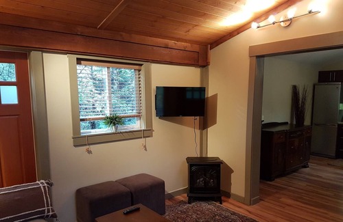 Port Renfrew Cottage | 1BR, Garden View, Pet Friendly, Hot Tub, Sleeps 4