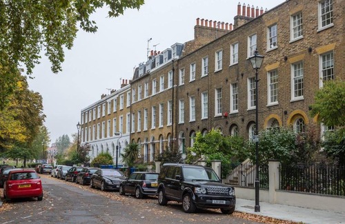 Faraday Apartment | 1BR Georgian Flat On A Peaceful Square, In Camberwell