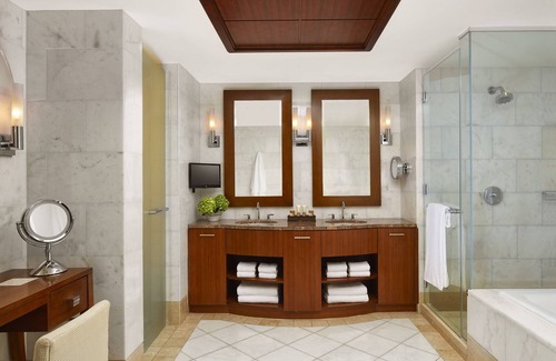 Paradise Island Apartment | 1BR Oceanfront Topaz Suite – The Reef Atlantis, Full Kitchen & Balcony Sleeps 5