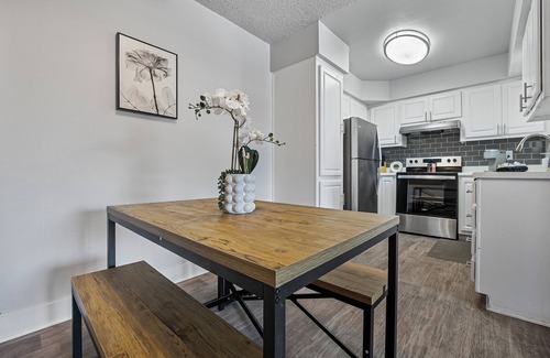 Mesa Apartment | 1BR/Pool/Gym/1 Mi To Banner Hospital