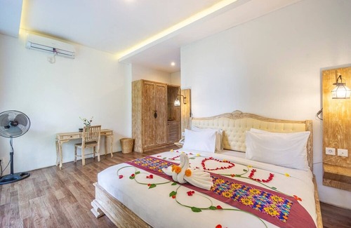 Kutuh Kaja Villa | 1BR Studio Room w/ Jungle View in Ubud Center (2)
