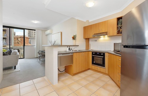 East Perth Apartment | 1BR Stylish Suite on Hay St