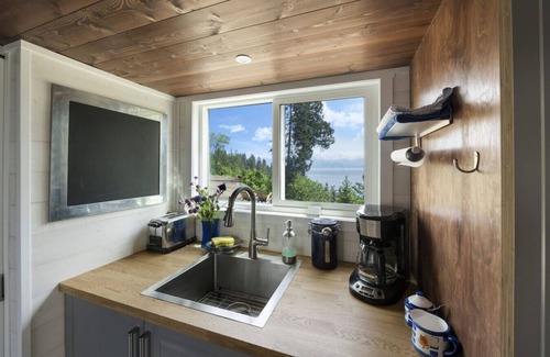 Sagle House | 1BR Tiny Home Hideaway w/Lake & Mountain Views