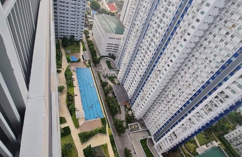 Bagong Lipunan Ng Crame Condo | 1BR w/balcony nr SM North/Parking/WIFI |Netflix