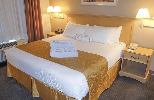 Miramonte Resort | 1BR w/WiFi & Resort Pool Near Attractions- Golf, Hike, Explore, Shop & Dine!