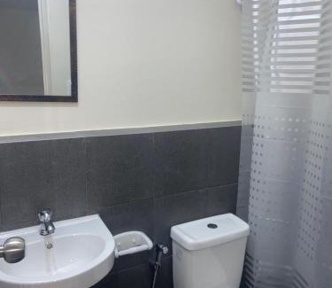 Quezon City Hotel | 1BR With Parking Commonwealth Quezon City