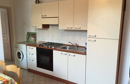 Ronchi Apartment | 1° floor one bedroom-apartment, 100 m from the beach, Ronchi center, Free WiFi.
