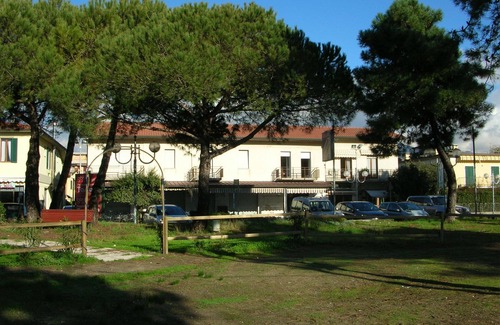 Ronchi Apartment | 1° floor one bedroom-apartment, 100 m from the beach, Ronchi center, Free WiFi.