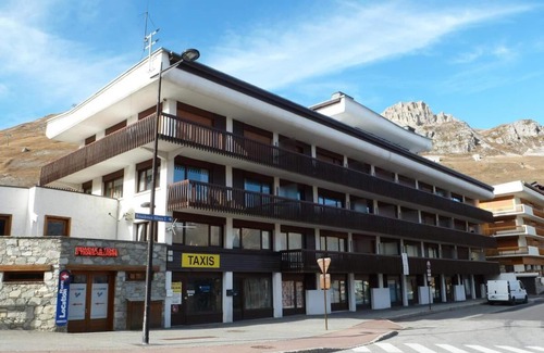 Les Almes Apartment | 1st floor, balcony, tv, ski locker, 42m², Tignes