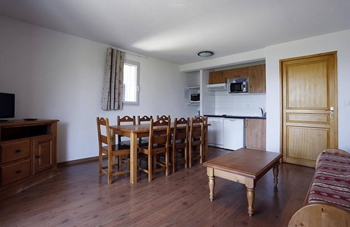 Peyragudes Apartment | 1st floor, balcony, tv, ski locker, 55m², Peyragudes