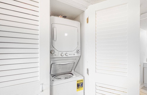 Navarre Beach Condo | 1st-floor condo with WiFi, outdoor pool & grilling area