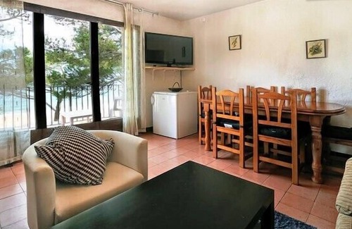 Llafranc House | 1ST FLOOR RUSTIC HOUSE OF FISHERMEN ON THE BEACH WITH REFORMED KITCHEN AND BATHROOM.
