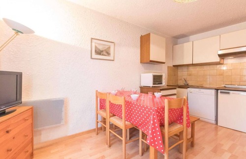 Forville Apartment | 1st floor, view mountain, balcony, tv, 30m², Serre Chevalier