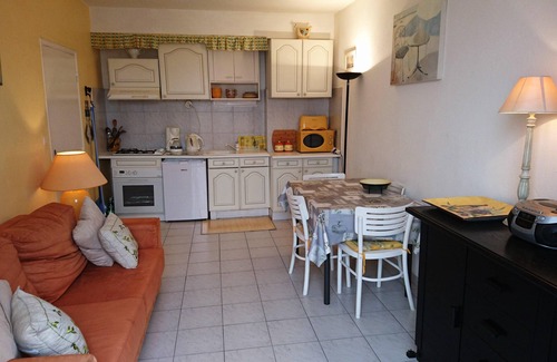 Port Grimaud Apartment | 1st Floor Waterside Apartment-Superb Views.Beaches Nearby. Lift there.