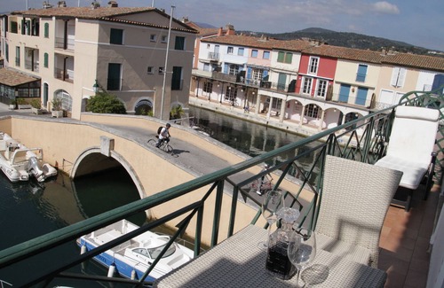 Port Grimaud Apartment | 1st Floor Waterside Apartment-Superb Views.Beaches Nearby. Lift there.