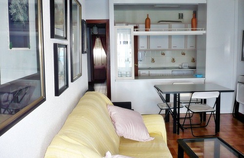 Velilla-Taramay Apartment | 1st line of the beach. Air conditioner. Pool. Tennis. Free WIFI