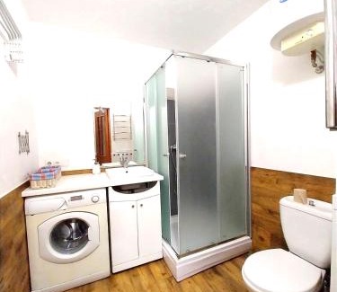 Dnipro Apartment | 2кімнатна в Центрі Госпіталь Вокзал Мечнікова все поруч