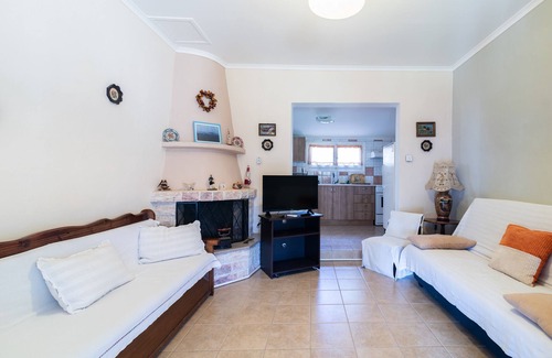 Vromonerion Cottage | 2 ΥΠΝΟΔ.2 ΚΑΘΗΣ. 1 ΜΠΑΝΙΟ 1 ΕΞΩΤ. ΝΤΟΥΖ ΜΕΓΑΛΗ ΒΕΡΑΝΤΑ ΜΕ ΚΗΠΟ