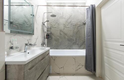 Almaty Apartment | 2-комнатная квартира бизнес-класса в Seven Hills с видом на горы