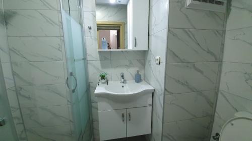 Kadnlar Denizi Mahallesi Apartment | 2+1 Apartm with Garden + balcony , at Ladies beach