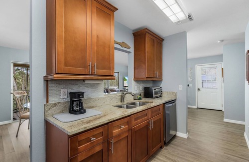 Pineland House | 2/2 Privacy in Pine Island!