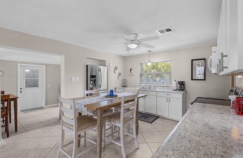 Saint James City House | 2/2 Property in St. James City, Pet Friendly, Fenced in Yard!