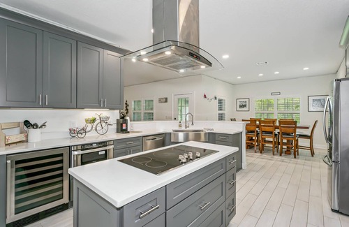 Gulf Breeze House | 2 Acre Retreat |Gulf Views |2 King Suites |Pet friendly |5BR Gulf Breeze Retreat |Near Navarre Beach