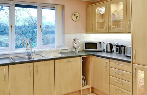 Kirknewton Cottage | 2 bedroom accommodation in Kirknewton near East Calder