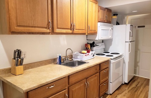 West Glacier Apartment | 2 BD, 2B with Jet Bath Tub, Sauna, Sleeps 6, 2 minutes from West Glacier