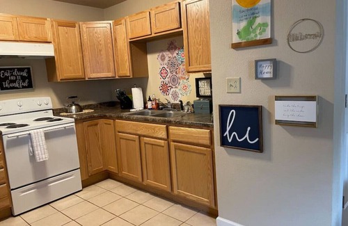 Laramie Apartment | 2 BD delight in North Laramie