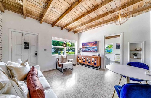 Del-Ida Park Historic District House | 2 BD Delray Beach Cottage walk to The Ave & beach
