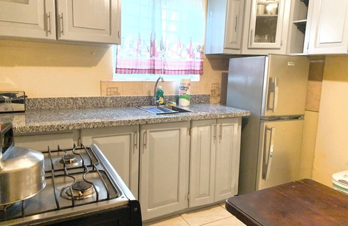 Barbican Apartment | 2 bdr/1bth apt Central in Kingston