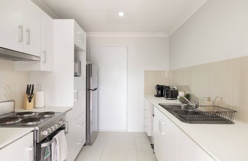 Rocklea Apartment | 2 Bdr Apt! Garage! Clean! GST Credits! 318D2