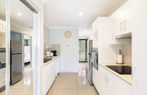 Rocklea Apartment | 2 Bdr Apt! Next to Park! GST Credits! 373B2