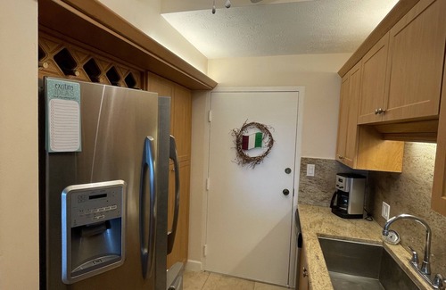 Isles of Capri Condo | 2 bdrm condo w/pool on Marco River w/Gulf views