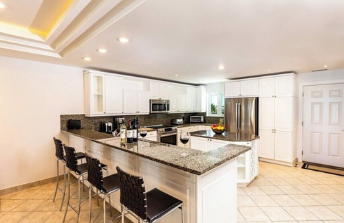 The Bight Condo | 2 Bdrm Pool & Marina View at The Yacht Club E12