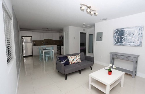 East Little Havana Apartment | 2 bed/1 bath apart with parking on great location!