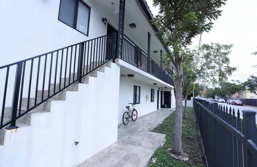 East Little Havana Apartment | 2 bed/1 bath apart with parking on great location!