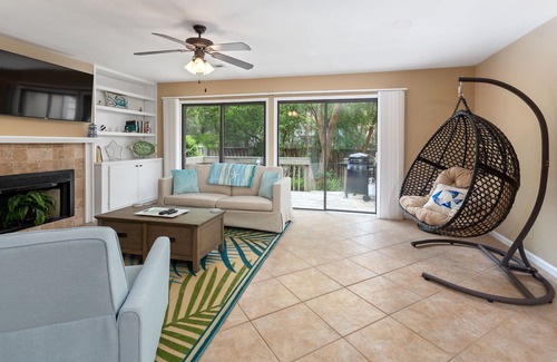 Saint Simons Heights Condo | 2 bed/2.5 bath Quiet Neighborhood Brockinton Marsh