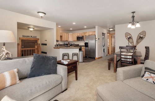 Fraser Condo | 2 bed 2 bath Condo, Heated Garage on Winter Park Bus Route, Sleeps 6 comfortably