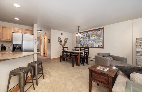Fraser Condo | 2 bed 2 bath Condo, Heated Garage on Winter Park Bus Route, Sleeps 6 comfortably