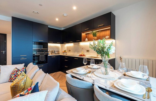 Woolwich Riverside Apartment | 2 Bed 2 Bath Luxury Riverside Apt
